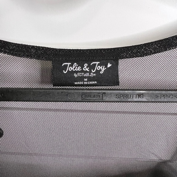 NWOT Mesh sleeve cropped too long sleeve - Picture 4 of 6